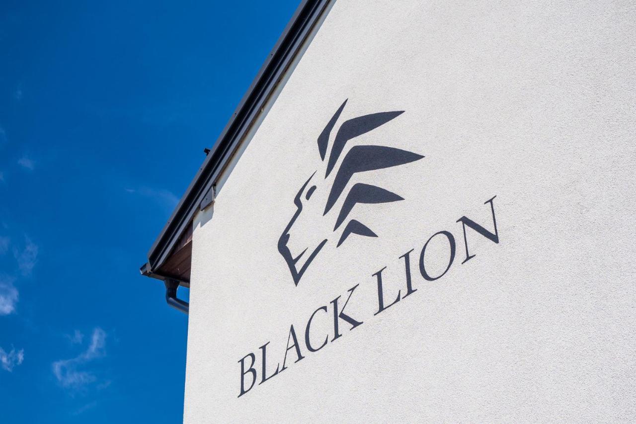 Black Lion Apartment Pcim