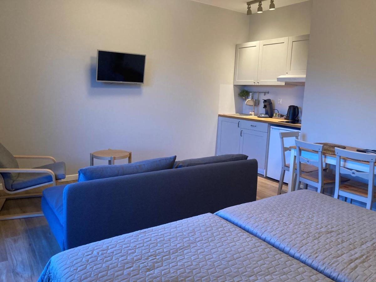 Black Lion Apartment Pcim
